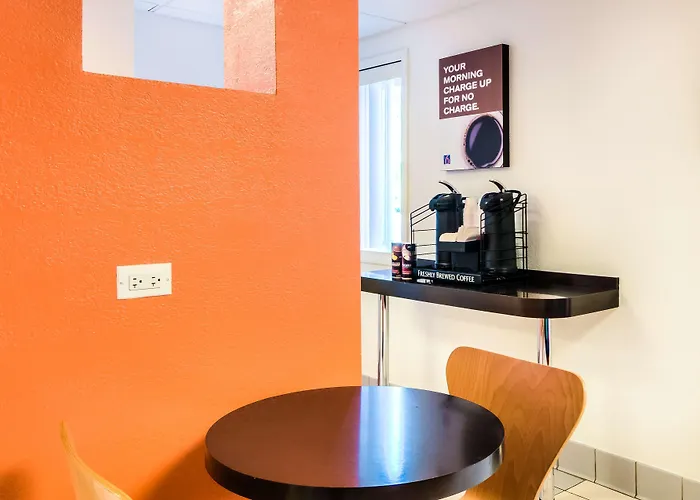Hotel 6-arlington Heights, Il - Chicago North Arlington Heights