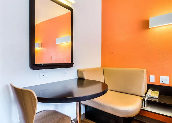 Hotel 6-arlington Heights, Il - Chicago North