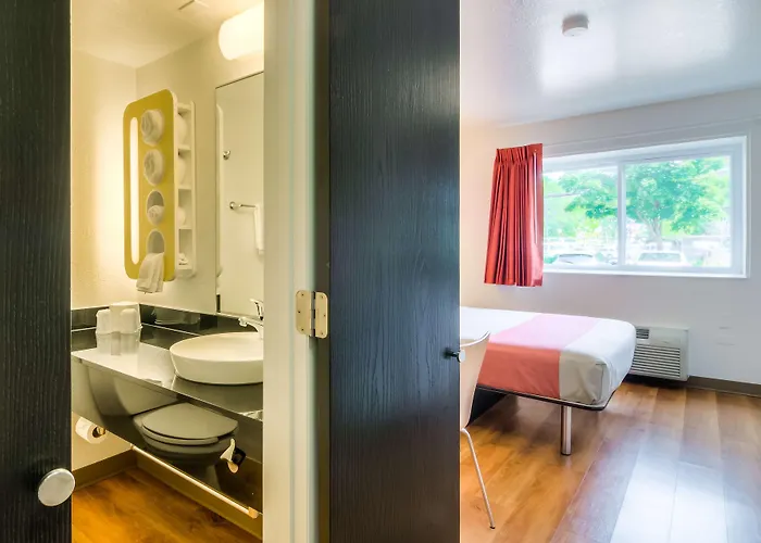 Hotel 6-arlington Heights, Il - Chicago North